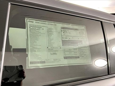 New 2025 Jeep Grand Cherokee L Altitude image 13