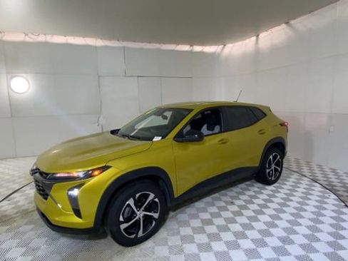 Used 2024 Chevrolet Trax RS w/ Driver Confidence Package image 7