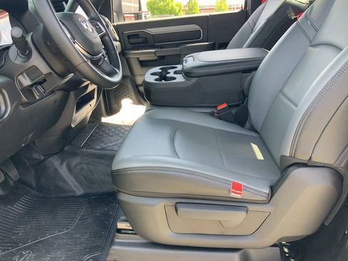 New 2026 RAM 5500 Tradesman w/ Chrome Appearance Group AWD/4WD image 13