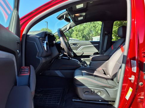 Used 2023 Chevrolet Colorado Z71 w/ Z71 Convenience Package 2 AWD/4WD image 22