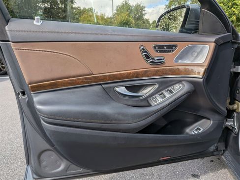 Used 2017 Mercedes-Benz S 550 4MATIC Sedan image 12