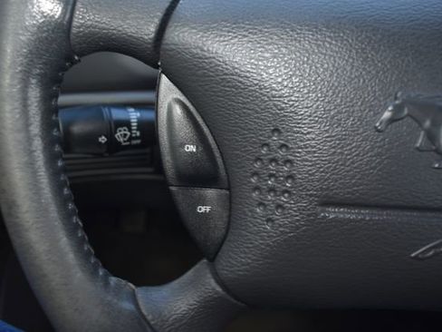 Used 2004 Ford Mustang Convertible image 23