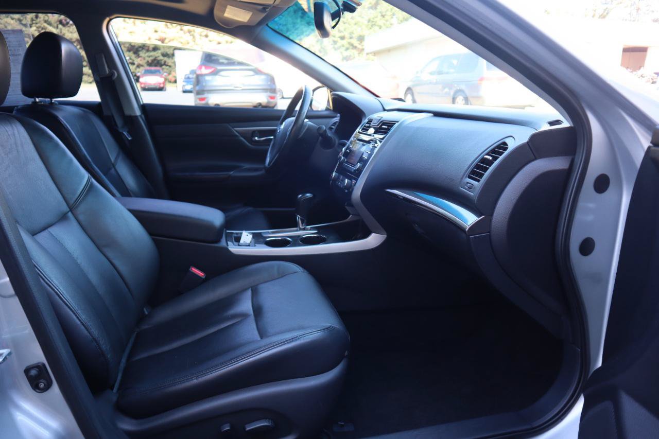 Used 2015 Nissan Altima 2.5 SL w/ Moonroof Package FWD image 38