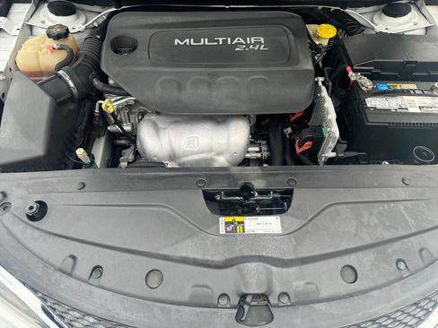 Used 2016 Chrysler 200 Limited image 14