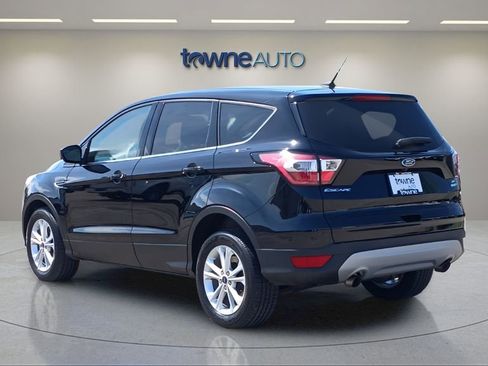 Used 2017 Ford Escape SE AWD/4WD image 3