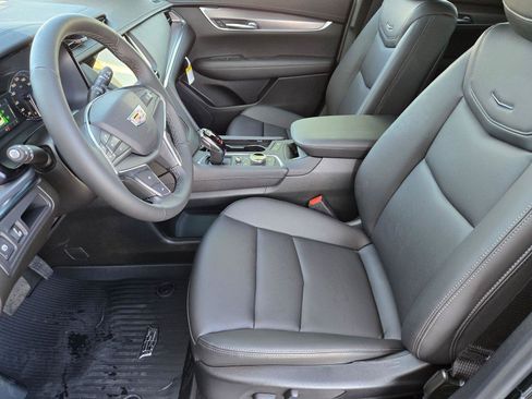 Used 2026 Cadillac XT5 Luxury w/ LPO, Floor Liner Package FWD image 10