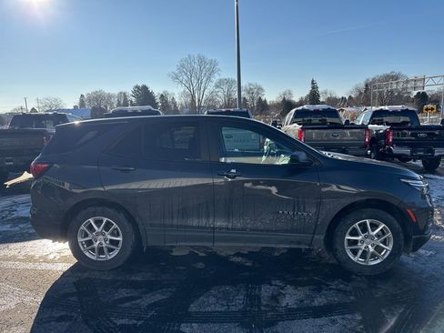 Used 2022 Chevrolet Equinox LS w/ LS Convenience Package image 7