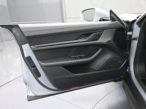 Certified 2025 Porsche Taycan Turbo image 15