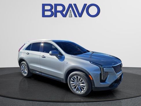 Used 2025 Cadillac XT4 Premium Luxury image 7