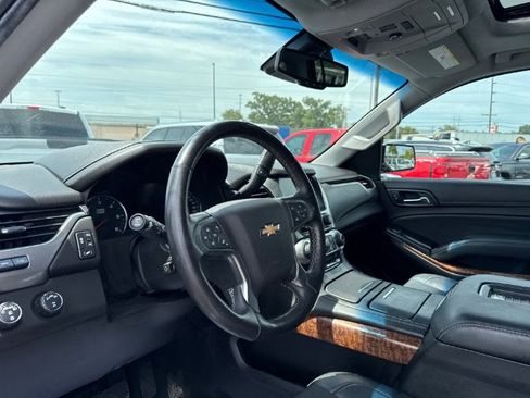 Used 2018 Chevrolet Suburban Premier AWD/4WD image 18