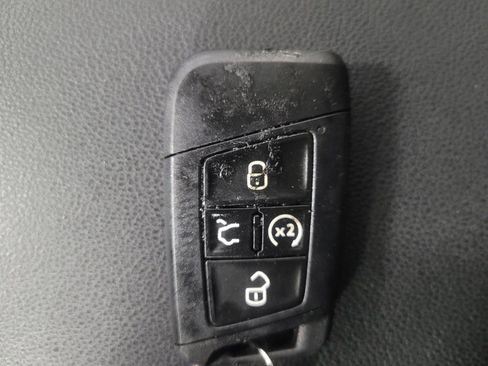 Used 2024 Volkswagen Jetta SE w/ Panoramic Sunroof Package FWD image 32