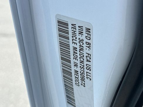 Used 2025 Jeep Compass Limited AWD/4WD image 29