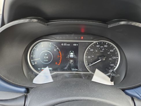 New 2025 Nissan Versa SV w/ Trunk Package image 31