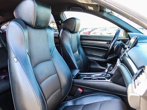 Used 2018 Honda Accord Sport image 16