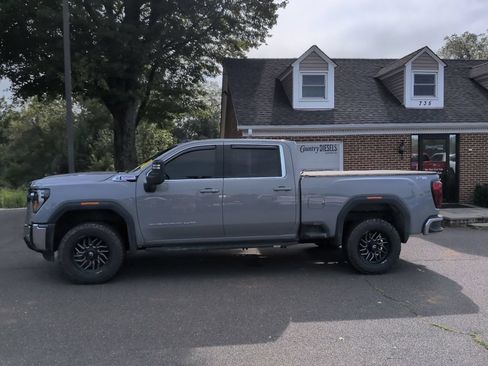 Used 2025 GMC Sierra 2500 SLE w/ SLE Value Package; AWD/4WD image 4