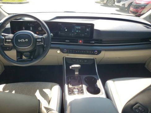 Used 2025 Kia Carnival EX FWD image 15