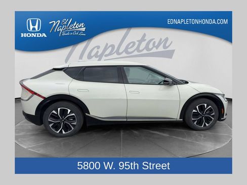 Used 2022 Kia EV6 Wind RWD image 1