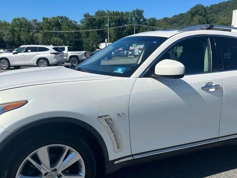 Used 2014 INFINITI QX70 AWD w/ Premium Package image 2