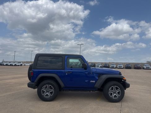 Used 2020 Jeep Wrangler Sport AWD/4WD image 22