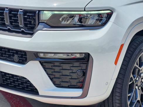 New 2026 Jeep Grand Cherokee L Summit AWD/4WD image 9