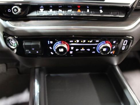 New 2026 GMC Sierra 2500 SLT w/ SLT Premium Package image 31