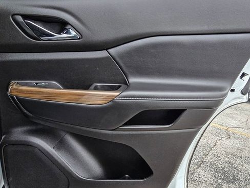 Used 2020 GMC Acadia SLE w/ LPO, Floor Liner Package image 32