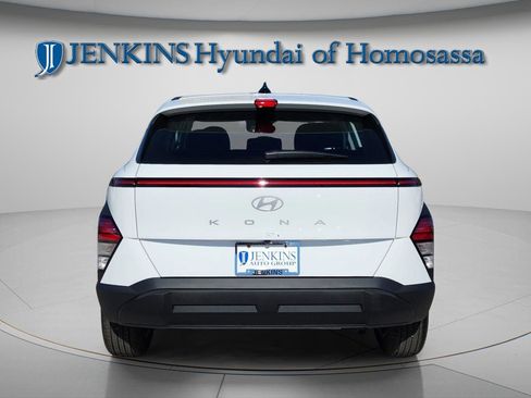 New 2026 Hyundai Kona SE image 3