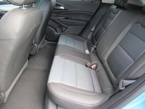 New 2026 Chevrolet Trax LT w/ Sunroof Package image 30