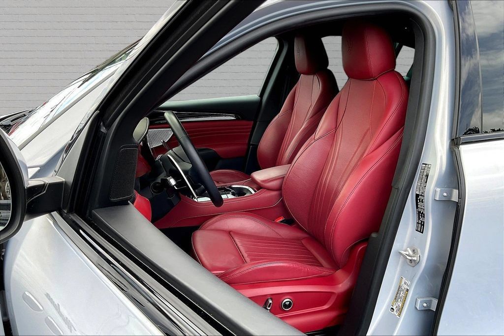 Used 2023 Maserati Grecale Modena AWD/4WD image 20