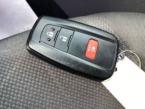 Used 2025 Toyota RAV4 XLE image 26