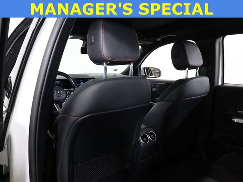 Used 2022 Mercedes-Benz GLB 250 4MATIC image 34