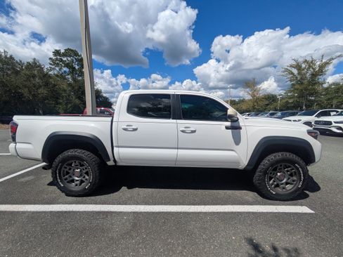 Used 2019 Toyota Tacoma TRD Pro AWD/4WD image 2