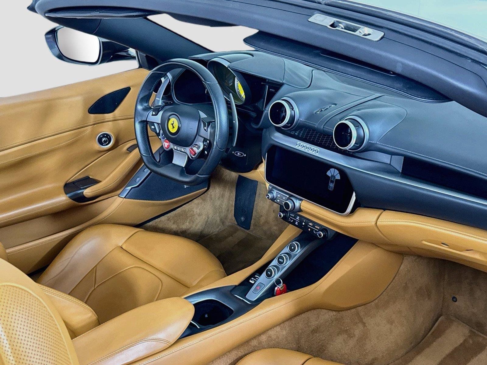 Used 2019 Ferrari Portofino RWD image 28