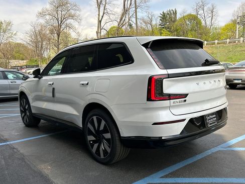 New 2026 Volvo EX90 Plus image 4