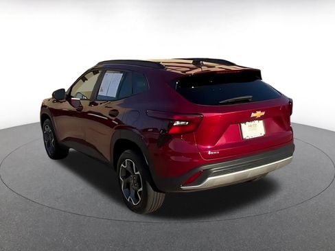 Used 2025 Chevrolet Trax LT image 10