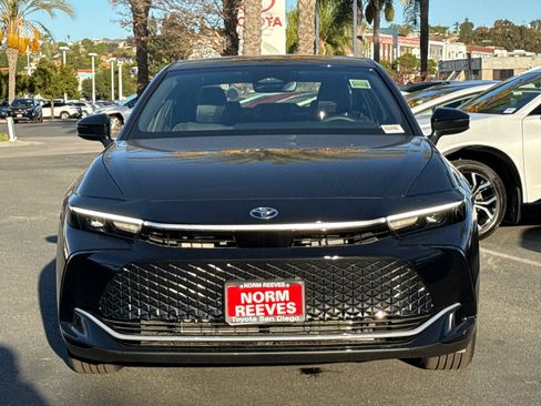 New 2026 Toyota Crown XLE image 4