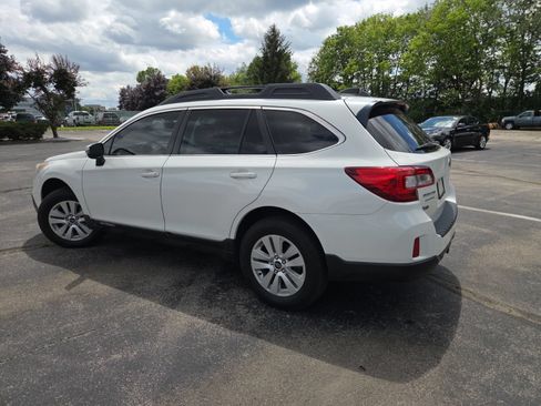Used 2017 Subaru Outback 2.5i Premium AWD/4WD image 12