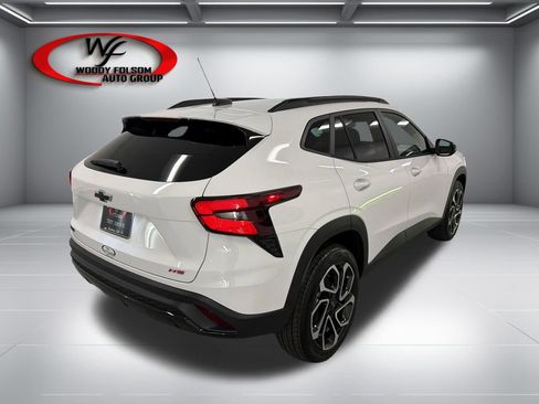 New 2026 Chevrolet Trax RS w/ Sunroof Package FWD image 6