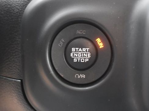 Used 2021 Jeep Gladiator Sport AWD/4WD image 26