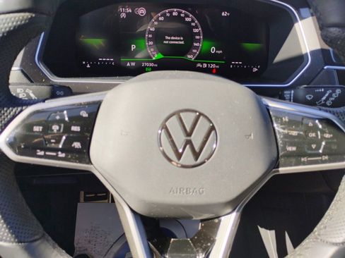 Used 2024 Volkswagen Tiguan SE R-Line image 12