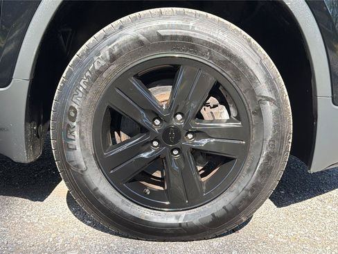 Used 2019 Chevrolet Trax LT w/ LT Convenience Package AWD/4WD image 24