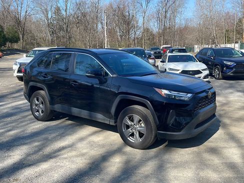 Used 2025 Toyota RAV4 XLE image 12