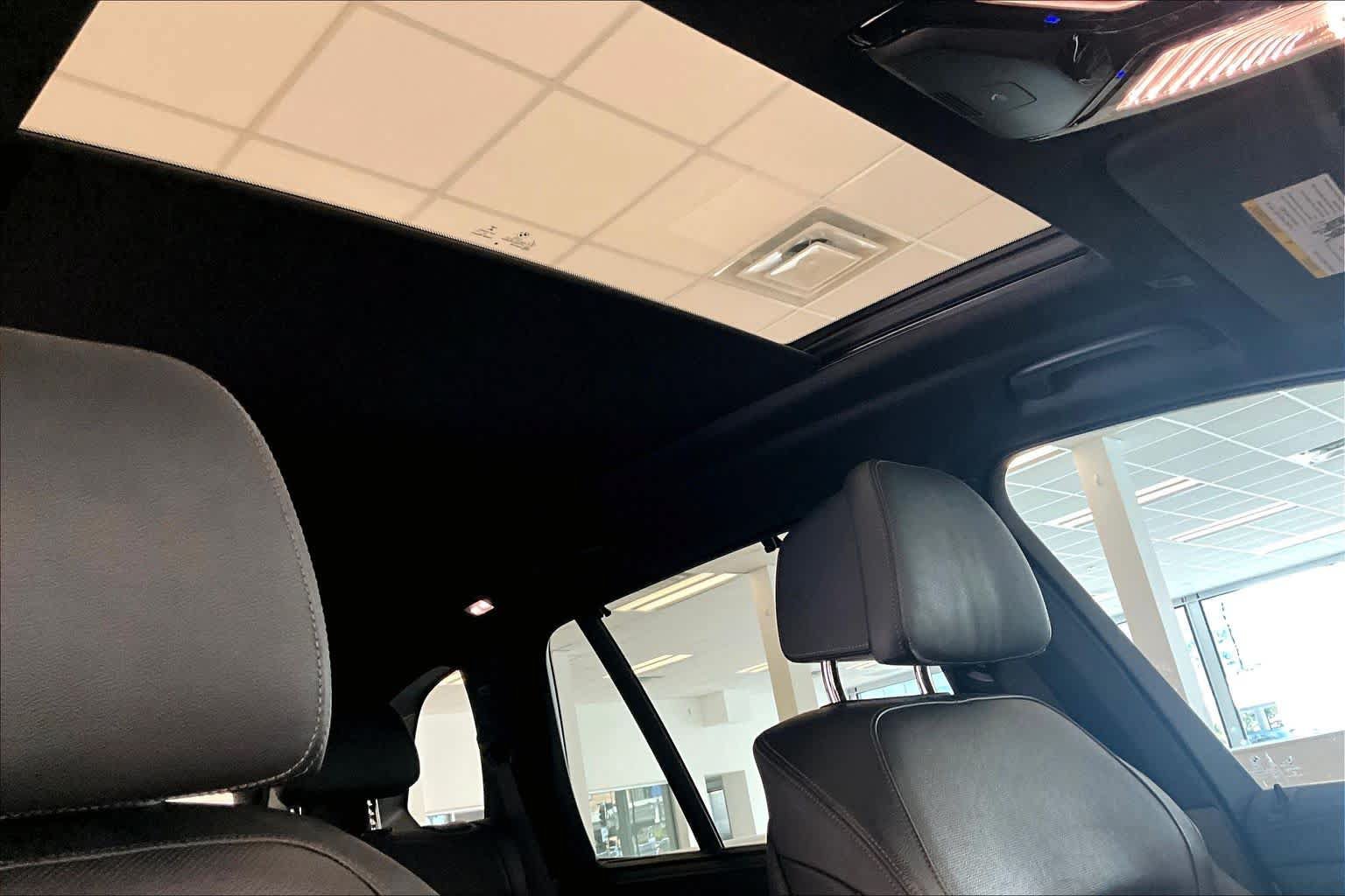 Used 2020 BMW X5 M50i AWD/4WD image 12