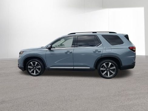 Used 2023 Honda Pilot Touring image 5