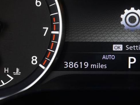 Used 2024 Nissan Pathfinder SV image 35