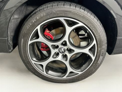 Used 2024 Alfa Romeo Tonale Veloce AWD/4WD image 11