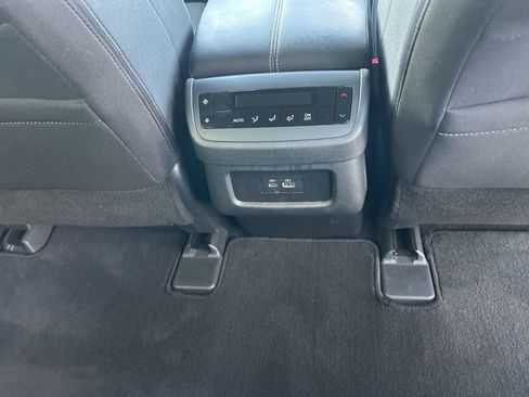 Used 2025 Nissan Pathfinder SV FWD image 29