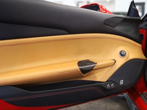 Used 2019 Ferrari 488 Spider RWD image 14
