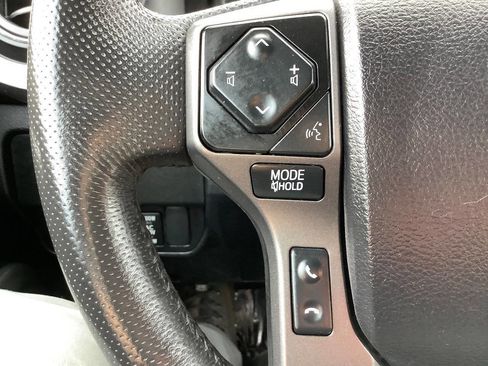 Used 2022 Toyota Tacoma TRD Off-Road image 46