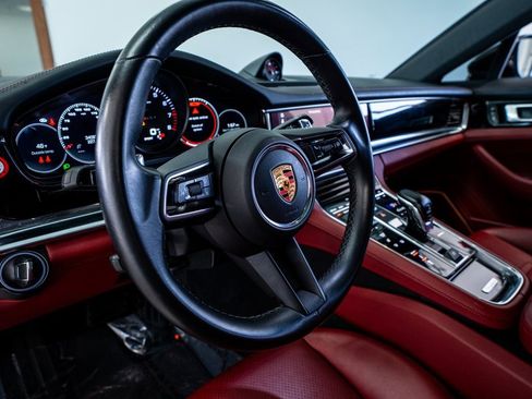 Used 2021 Porsche Panamera 4 image 35